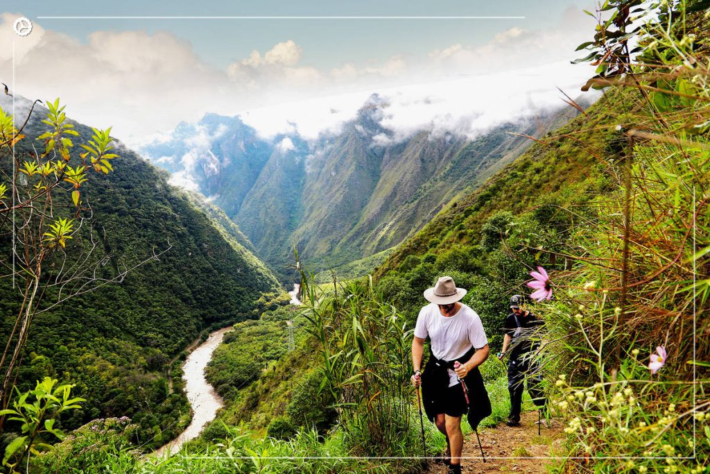 hiking the inca trail in cusco with friends