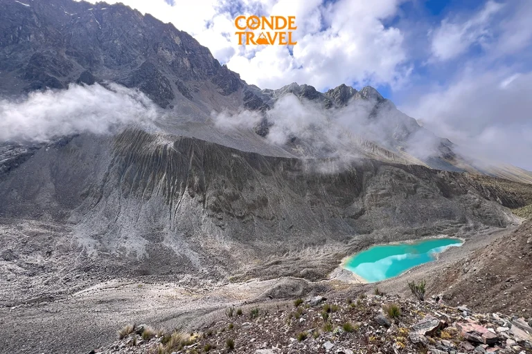salkantay trek premium-incachiriasqa-lagoon