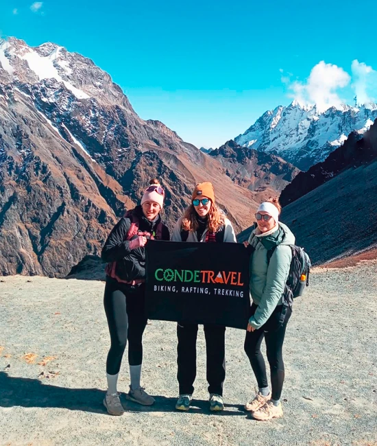 salkantay-trek-tourists-adventure-cusco