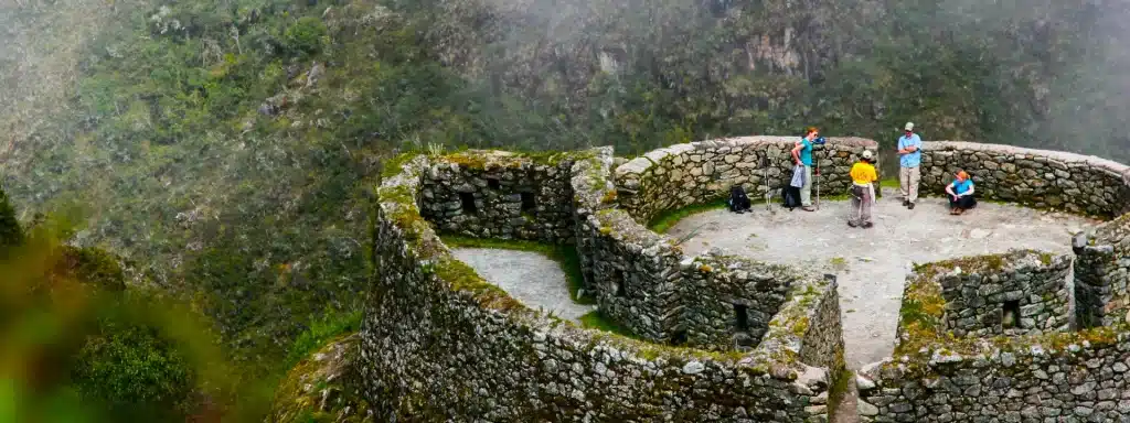 inca trail runkurakay archaeological site