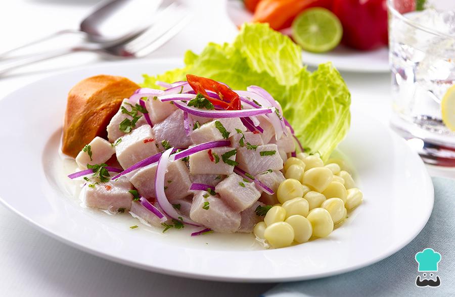 Los 12 Platos que Debes Probar en Perú y Dónde Encontrarlos (Guía 2026) 1 Traditional Peruvian ceviche