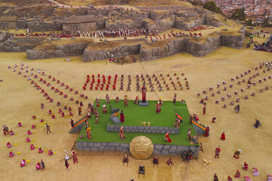 Inti Raymi in Cusco: Complete Guide 2026 to Experience the Festival of the Sun 4 Main Inti Raymi ceremony at Sacsayhuamán with hundreds of participants