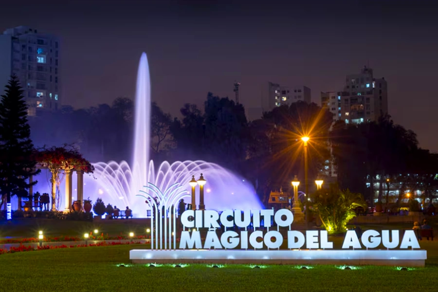 Magic Water Circuit of the Reserve Park: Show Times, Prices & Tips (2026) 7 Main fountain with Magic Water Circuit sign in Lima