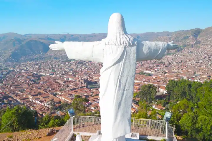 Mejores Miradores de Cusco: 8 lugares con las mejores vistas de Cusco 2 Cristo Blanco viewpoint overlooking the city of Cusco