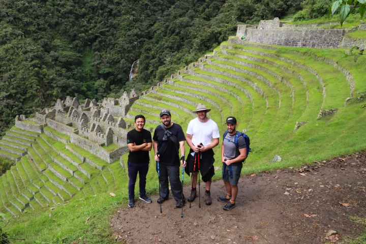 How Difficult Is the Inca Trail? Complete Difficulty Guide (Classic vs Short Trail) 4 Hikers on the Short Inca Trail near Wiñay Wayna