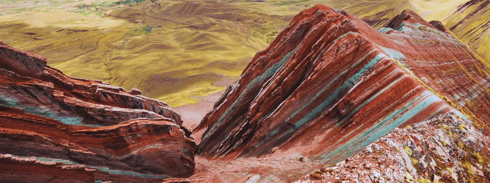 Colorful mountain landscape at Pallay Punchu