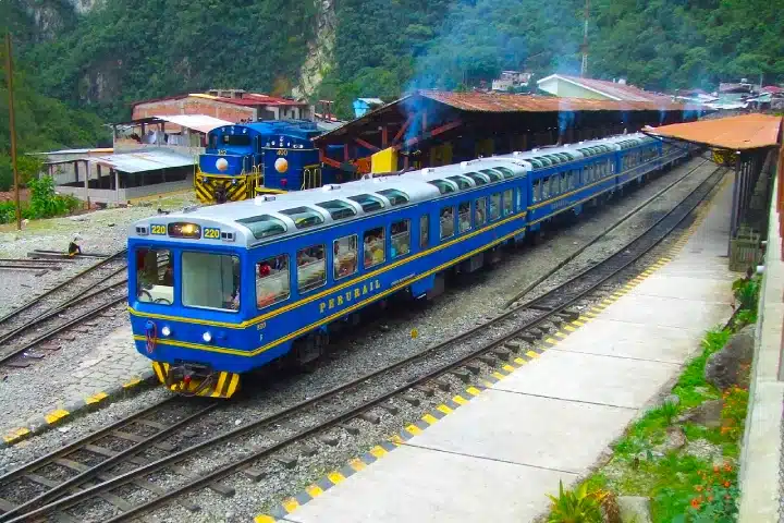 Way to Machu Picchu: discover the train and trekking routes 1 PeruRail train to Machu Picchu